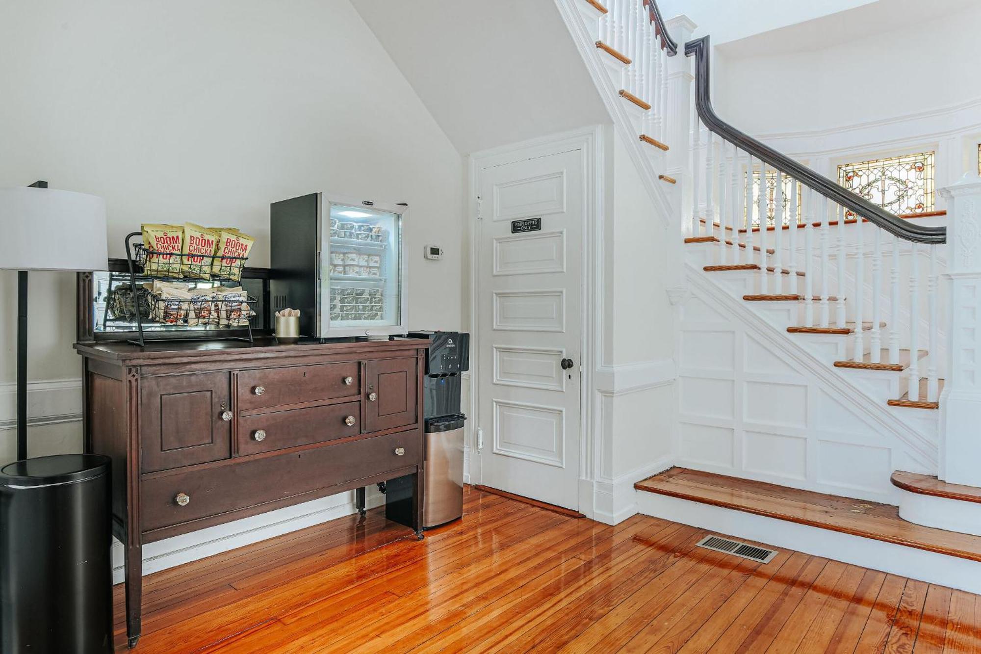 The Historic Berkeley Place Staunton Rom bilde