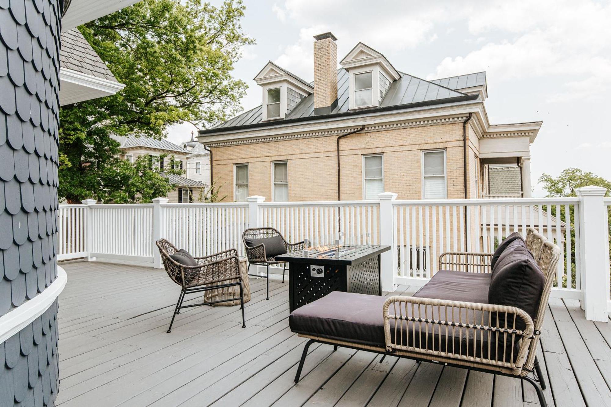 The Historic Berkeley Place Staunton Rom bilde