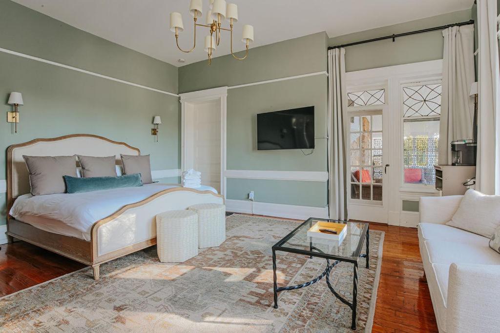 The Historic Berkeley Place Staunton Rom bilde