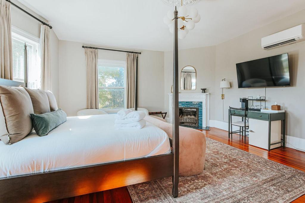 The Historic Berkeley Place Staunton Rom bilde