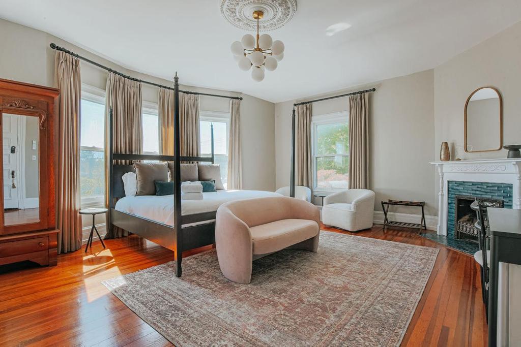 The Historic Berkeley Place Staunton Rom bilde